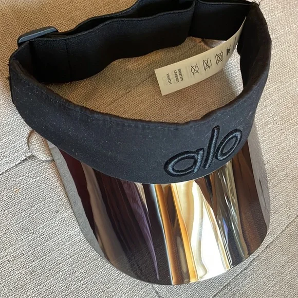 ALO Yoga | Accessories | Alo Yoga Black And Silver Visor Hat  display picture 1